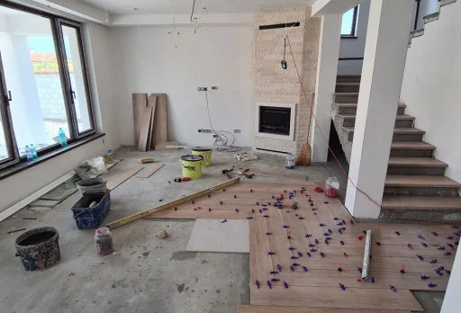 Двуетажна къща с паркомясто – с. Тополи, Варна