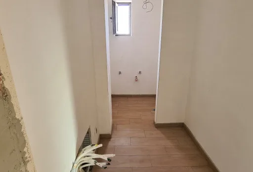 Двуетажна къща с паркомясто – с. Тополи, Варна