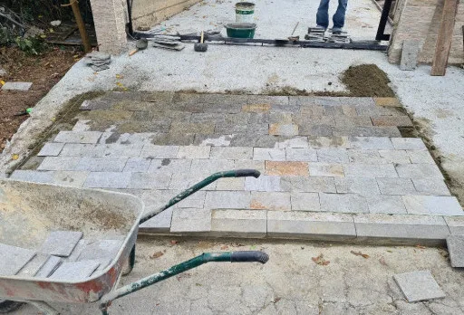 Bau- und Reparaturarbeiten an einem Haus in der Nähe von Varna