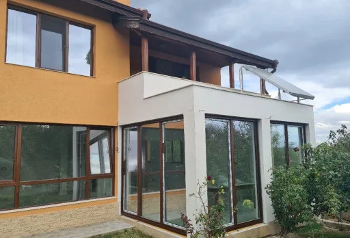 Bau- und Reparaturarbeiten an einem Haus in der Nähe von Varna