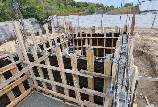 Класическа къща с покрив от керемиди – Рогачево 