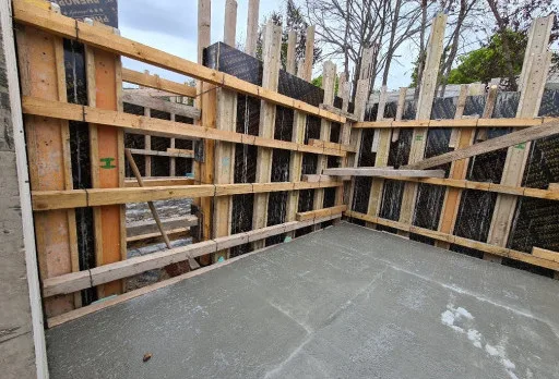 Класическа къща с покрив от керемиди – Рогачево 