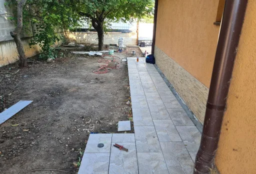 Bau- und Reparaturarbeiten an einem Haus in der Nähe von Varna
