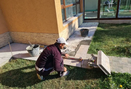 Bau- und Reparaturarbeiten an einem Haus in der Nähe von Varna