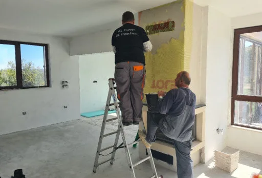 Bau- und Reparaturarbeiten an einem Haus in der Nähe von Varna