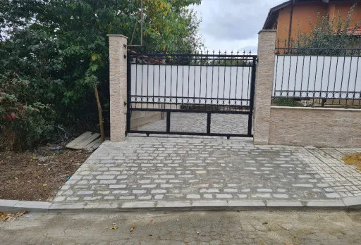 Bau- und Reparaturarbeiten an einem Haus in der Nähe von Varna