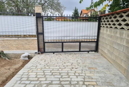 Bau- und Reparaturarbeiten an einem Haus in der Nähe von Varna