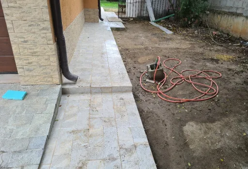 Bau- und Reparaturarbeiten an einem Haus in der Nähe von Varna