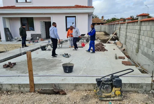 Двуетажна къща с паркомясто – с. Тополи, Варна