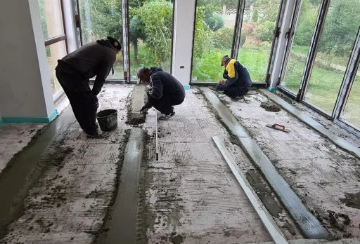 Bau- und Reparaturarbeiten an einem Haus in der Nähe von Varna
