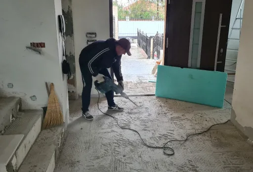 Bau- und Reparaturarbeiten an einem Haus in der Nähe von Varna