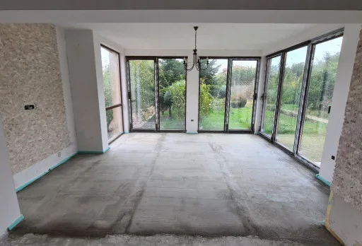 Bau- und Reparaturarbeiten an einem Haus in der Nähe von Varna