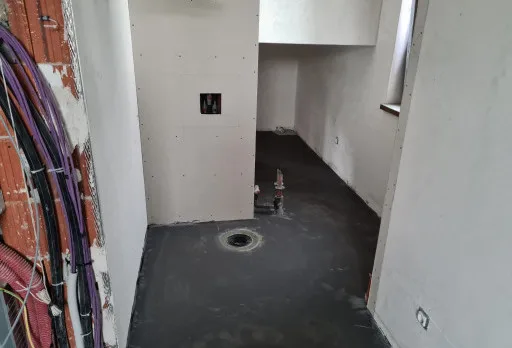 Двуетажна къща с паркомясто – с. Тополи, Варна