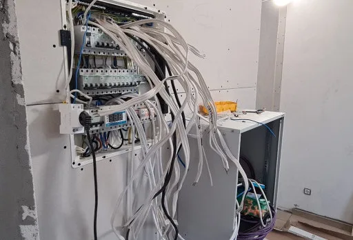 Двуетажна къща с паркомясто – с. Тополи, Варна