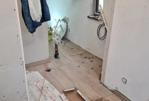 Двуетажна къща с паркомясто – с. Тополи, Варна