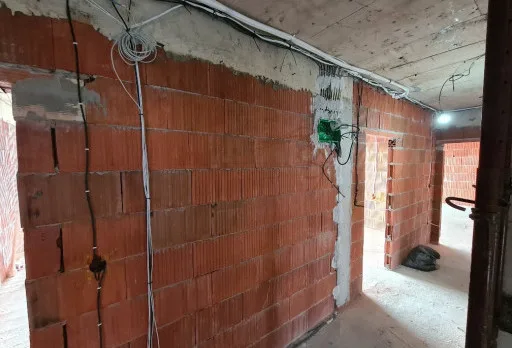 Модерна вила с плосък покрив в Балчик