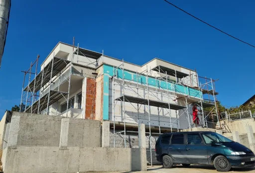 Модерна вила с плосък покрив в Балчик