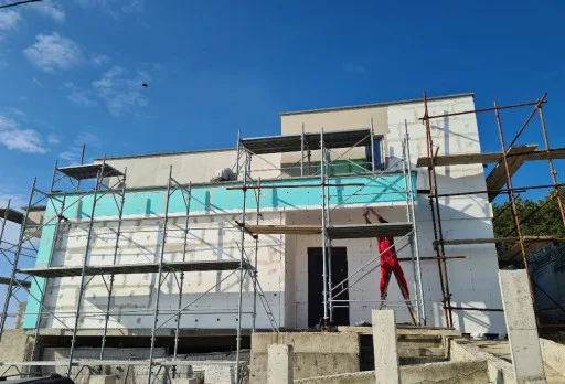 Модерна вила с плосък покрив в Балчик