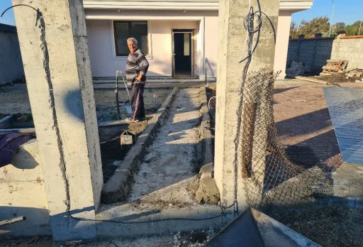 Двуетажна къща с паркомясто – с. Тополи, Варна