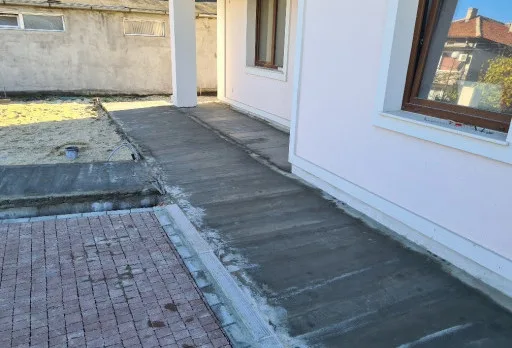 Двуетажна къща с паркомясто – с. Тополи, Варна