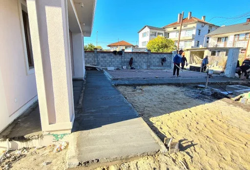 Двуетажна къща с паркомясто – с. Тополи, Варна