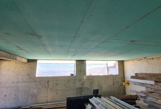 Класическа къща с покрив от керемиди – Рогачево 