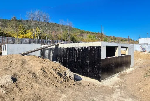 Класическа къща с покрив от керемиди – Рогачево 