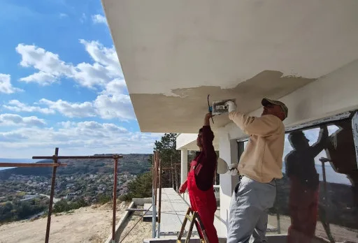 Модерна вила с плосък покрив в Балчик