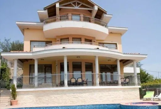 Building a house in Balchik