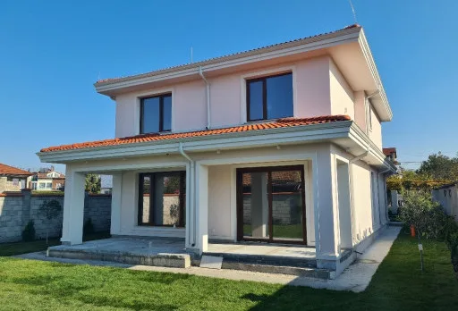 Двуетажна къща с паркомясто – с. Тополи, Варна