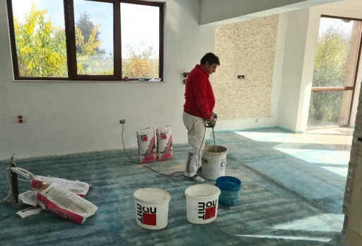 Bau- und Reparaturarbeiten an einem Haus in der Nähe von Varna