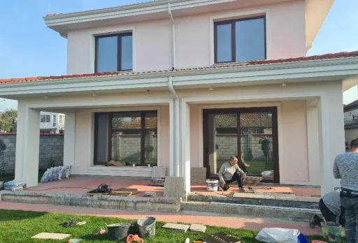 Двуетажна къща с паркомясто – с. Тополи, Варна