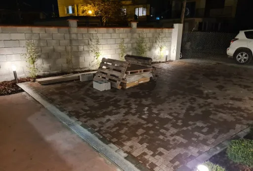 Двуетажна къща с паркомясто – с. Тополи, Варна