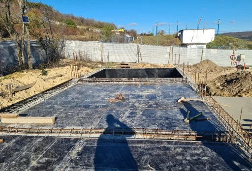 Класическа къща с покрив от керемиди – Рогачево 