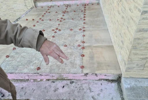 Bau- und Reparaturarbeiten an einem Haus in der Nähe von Varna