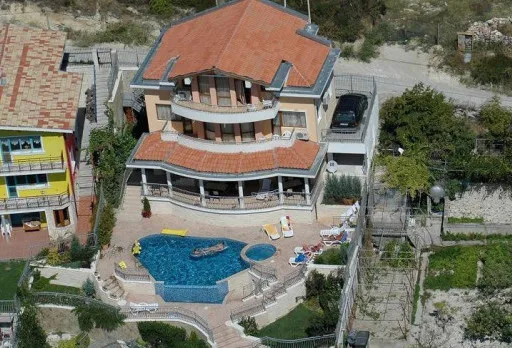 Building a house in Balchik