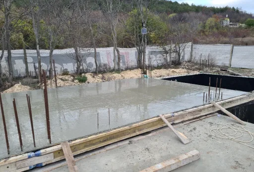 Класическа къща с покрив от керемиди – Рогачево 