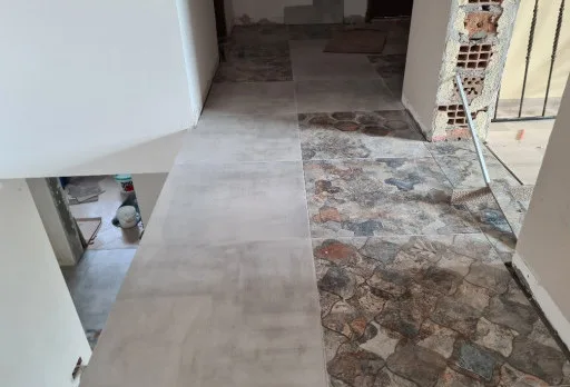 Bau- und Reparaturarbeiten an einem Haus in der Nähe von Varna
