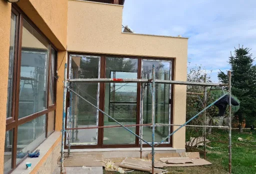Bau- und Reparaturarbeiten an einem Haus in der Nähe von Varna