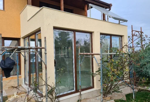 Bau- und Reparaturarbeiten an einem Haus in der Nähe von Varna