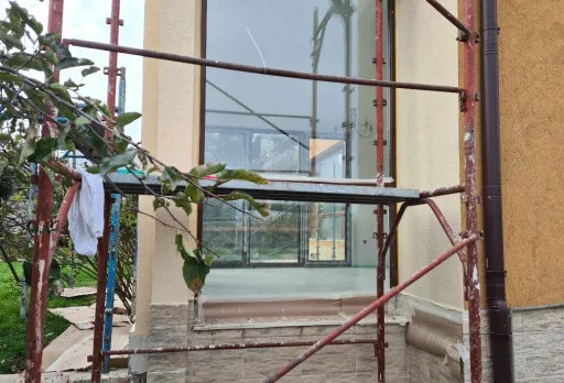 Bau- und Reparaturarbeiten an einem Haus in der Nähe von Varna
