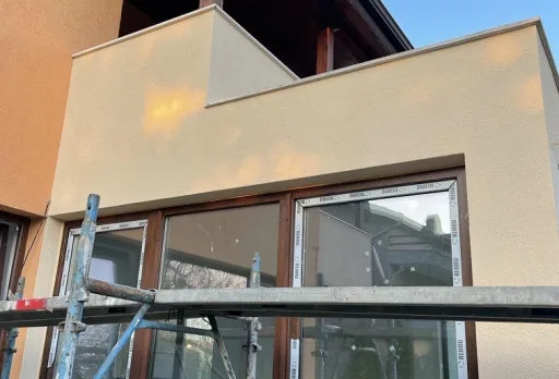 Bau- und Reparaturarbeiten an einem Haus in der Nähe von Varna