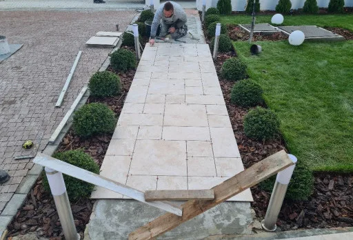 Двуетажна къща с паркомясто – с. Тополи, Варна