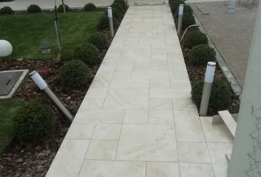 Двуетажна къща с паркомясто – с. Тополи, Варна