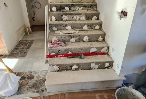 Bau- und Reparaturarbeiten an einem Haus in der Nähe von Varna
