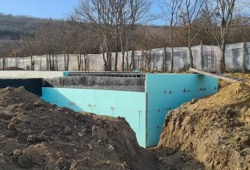 Класическа къща с покрив от керемиди – Рогачево 