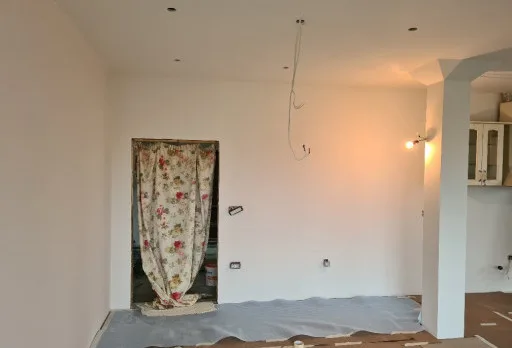 Bau- und Reparaturarbeiten an einem Haus in der Nähe von Varna