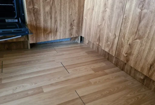 Verlegung von Laminatfußböden in Golden Sands