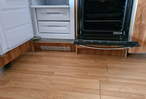 Verlegung von Laminatfußböden in Golden Sands