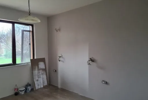 Bau- und Reparaturarbeiten an einem Haus in der Nähe von Varna